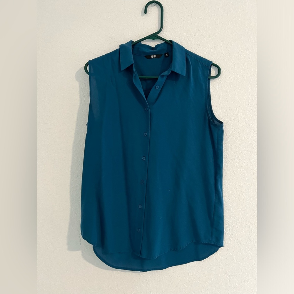 Collared Sleeveless Blouse